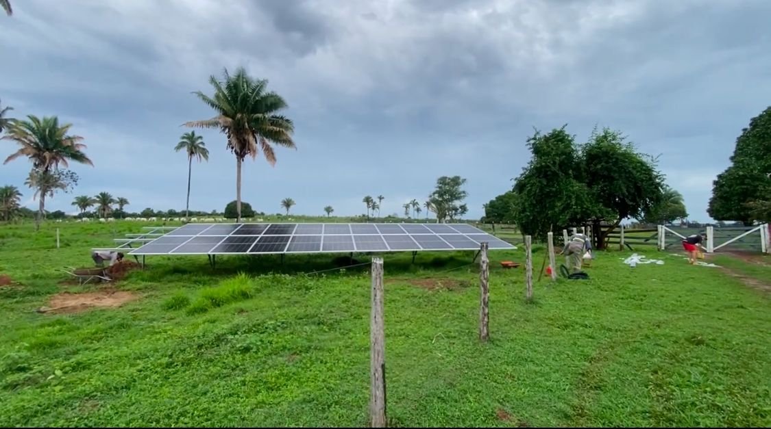 Painéis Solares em Galpão Industrial